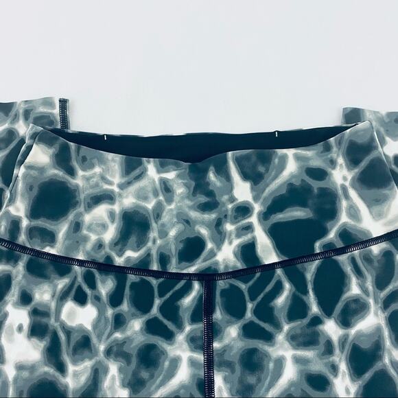 NWOT Victoria’s Secret Sport Leggings Size Small - Picture 3 of 6